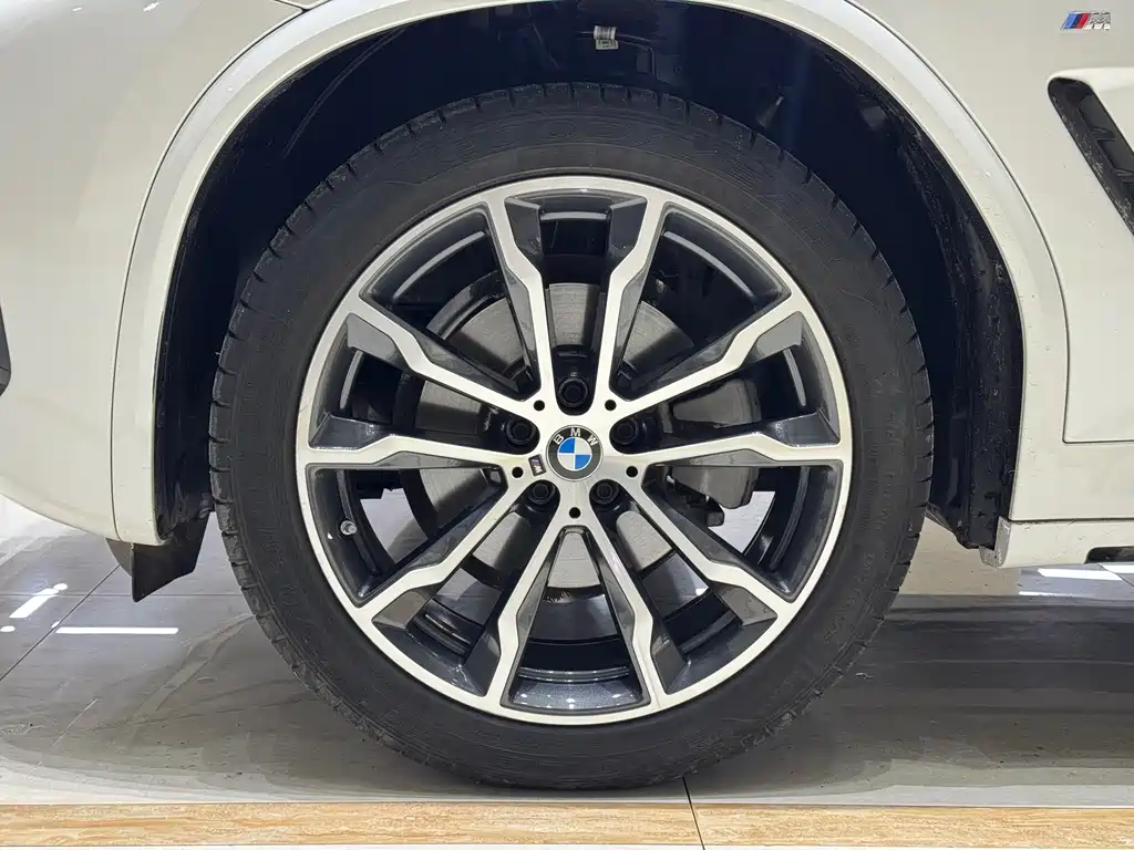 BMW X3 — фото 10