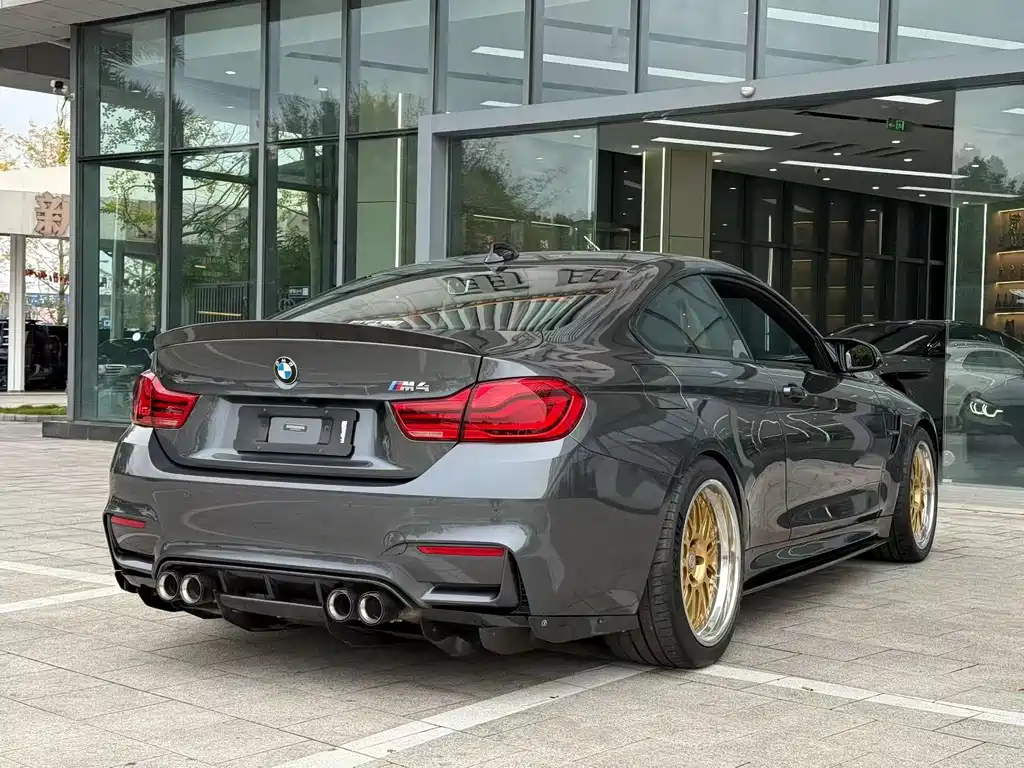 BMW M4 — фото 9