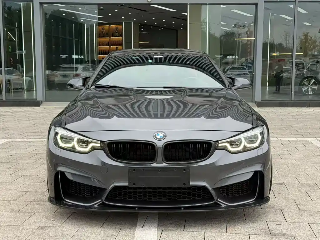 BMW M4 — фото 1