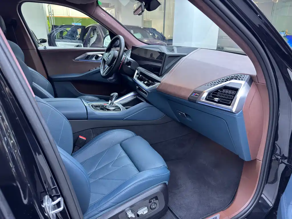 BMW XM — фото 18
