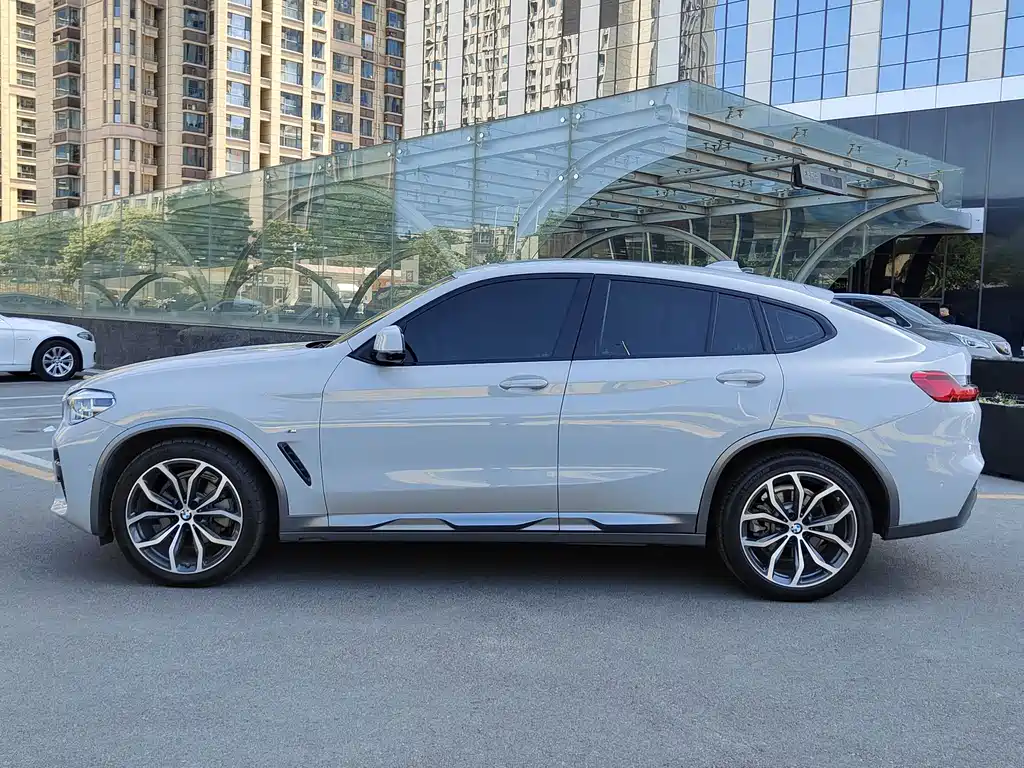 BMW X4 — фото 4