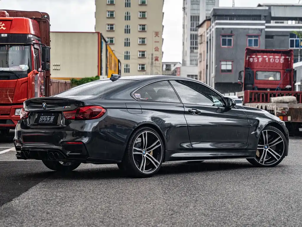 BMW M4 — фото 3