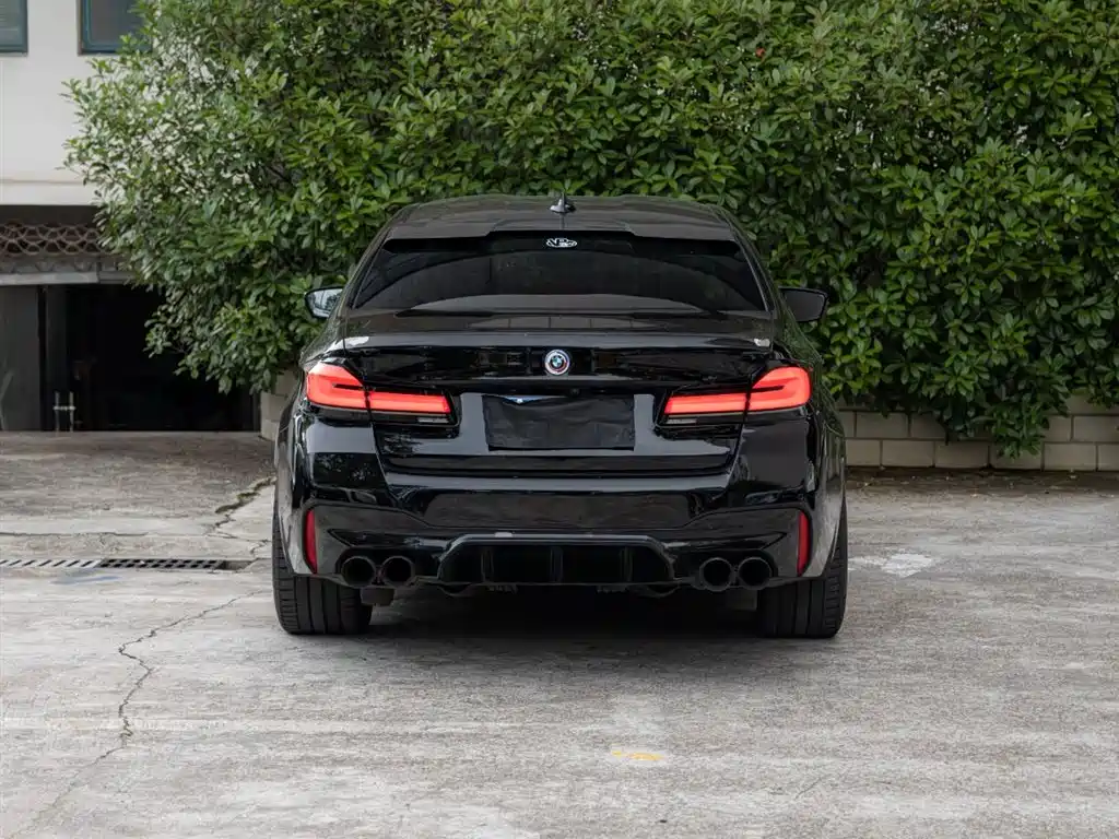BMW M5 — фото 5