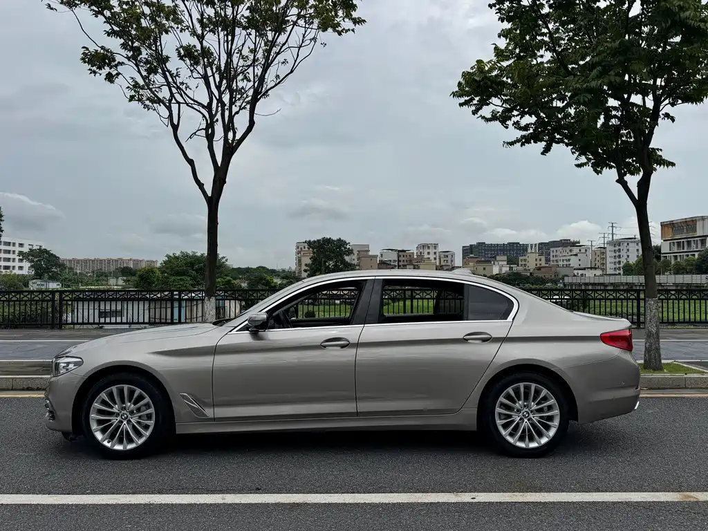 BMW 5 Series — фото 3