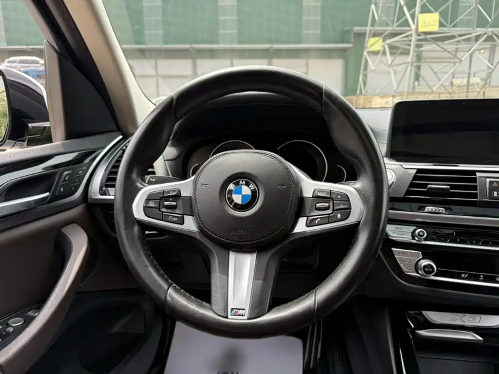 BMW X3 — фото 10