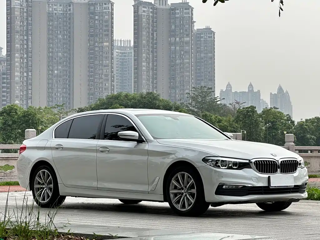 BMW 5 Series — фото 3