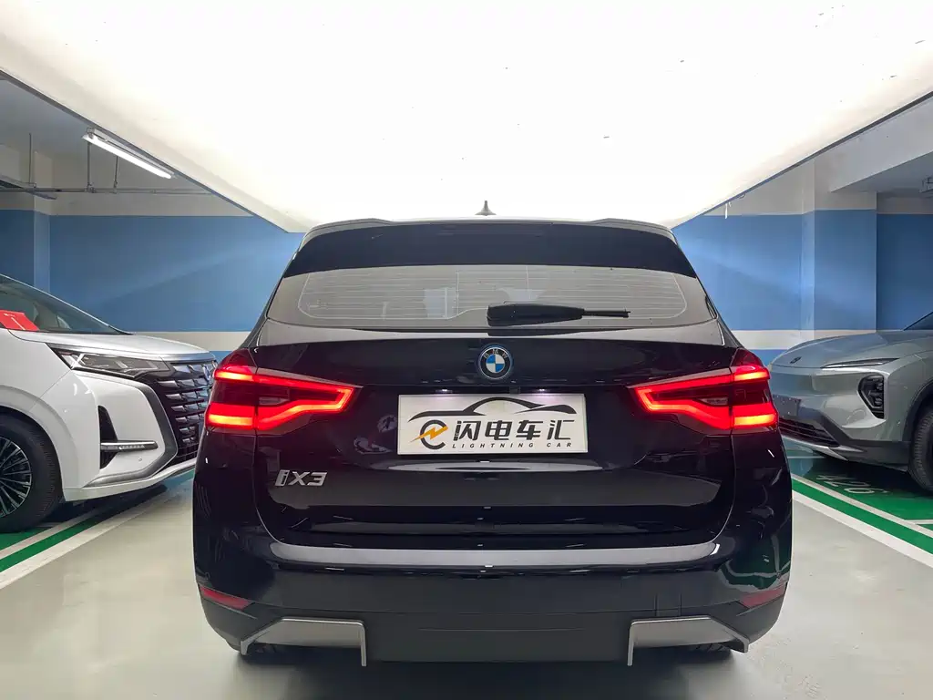 BMW iX3 — фото 7
