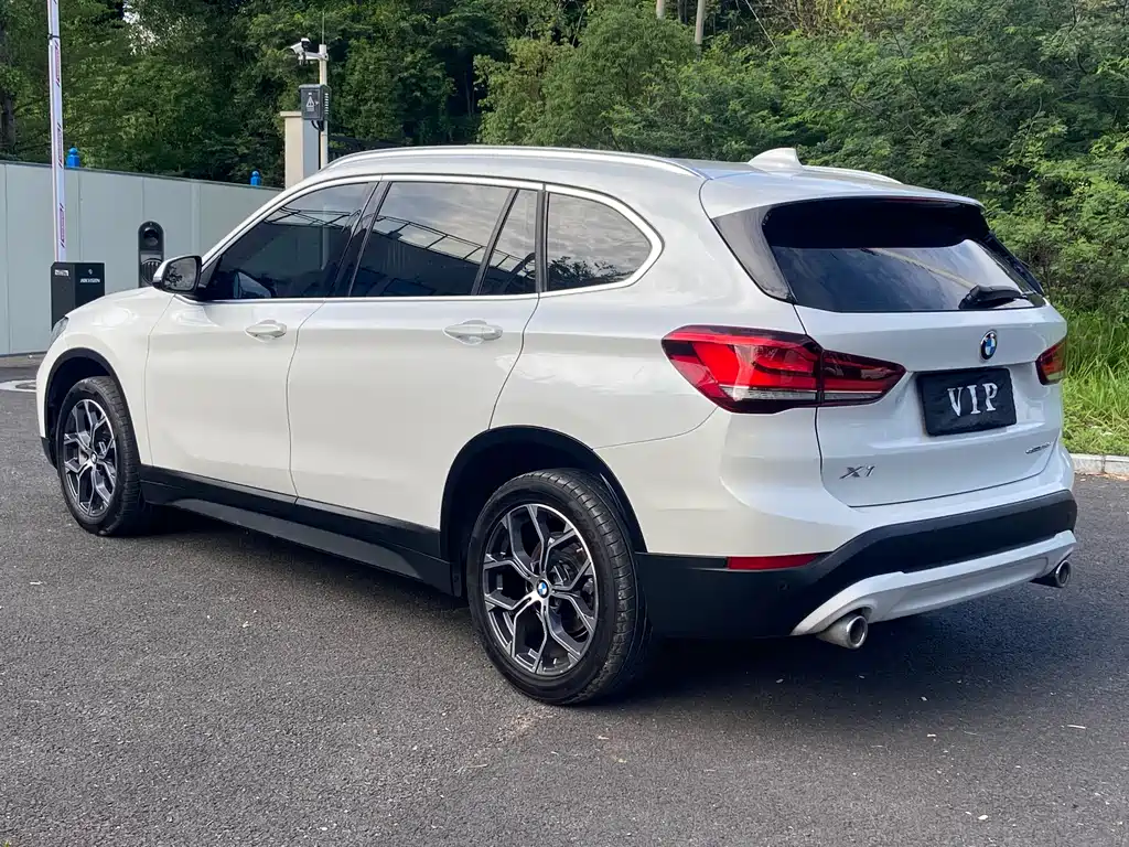 BMW X1 — фото 5