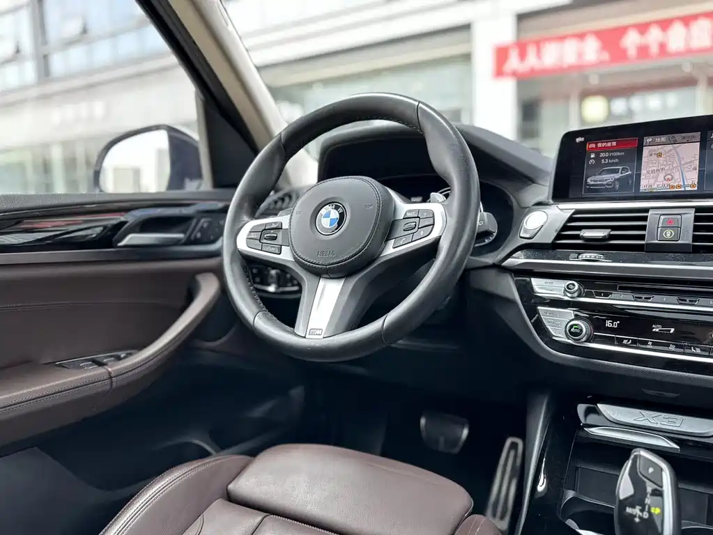 BMW X3 — фото 23