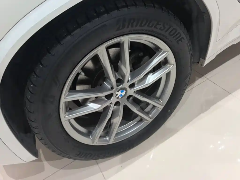 BMW X3 — фото 23