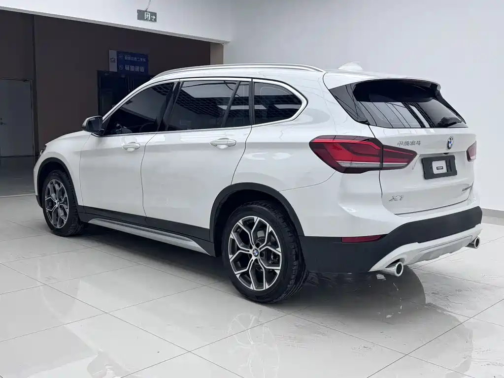 BMW X1 — фото 5