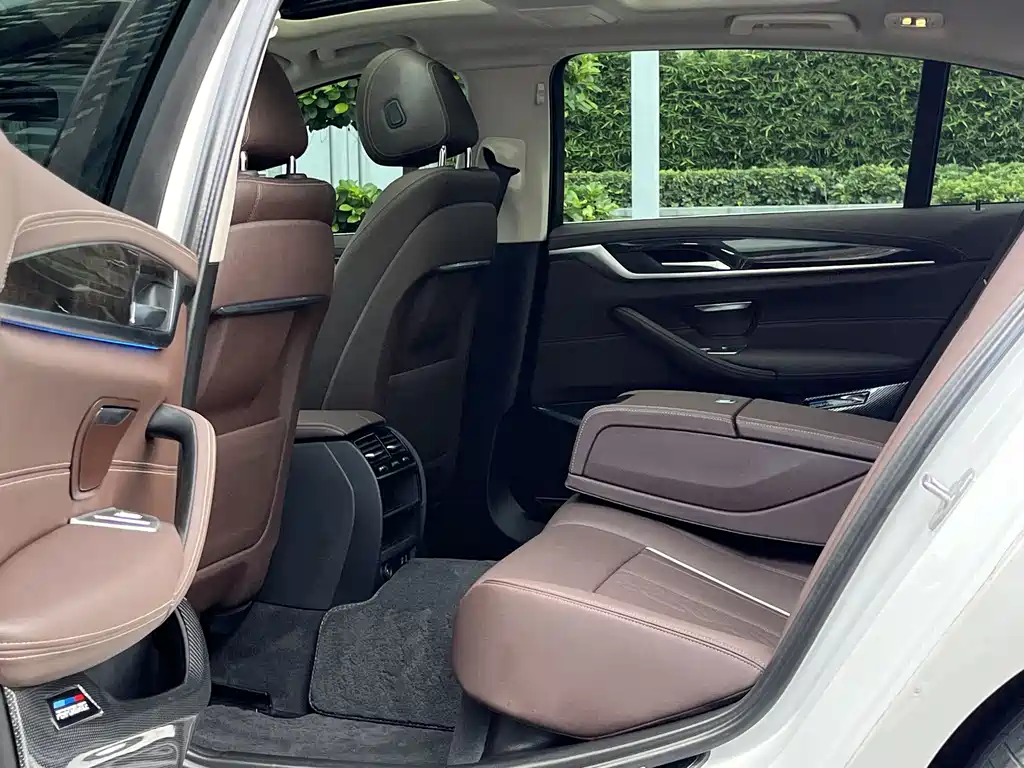 BMW 5 Series New Energy — фото 10
