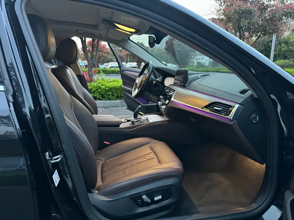 BMW 5 Series New Energy — фото 10