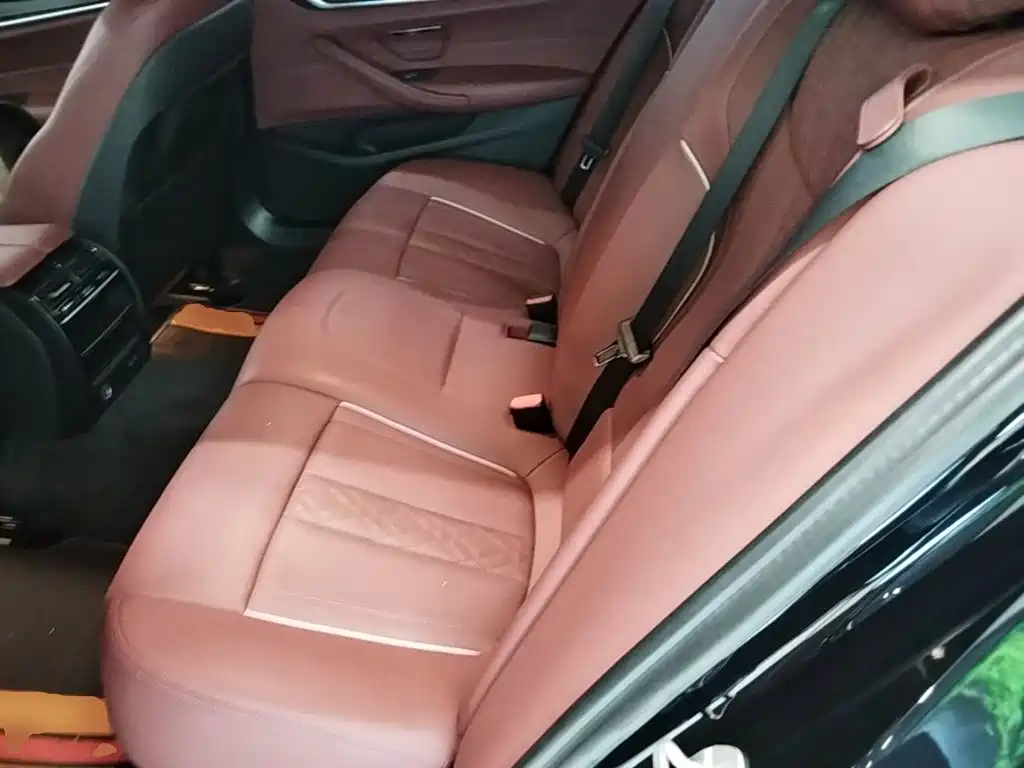 BMW 5 Series — фото 13