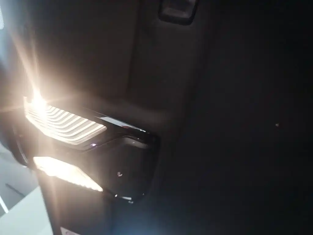 BMW 5 Series — фото 14