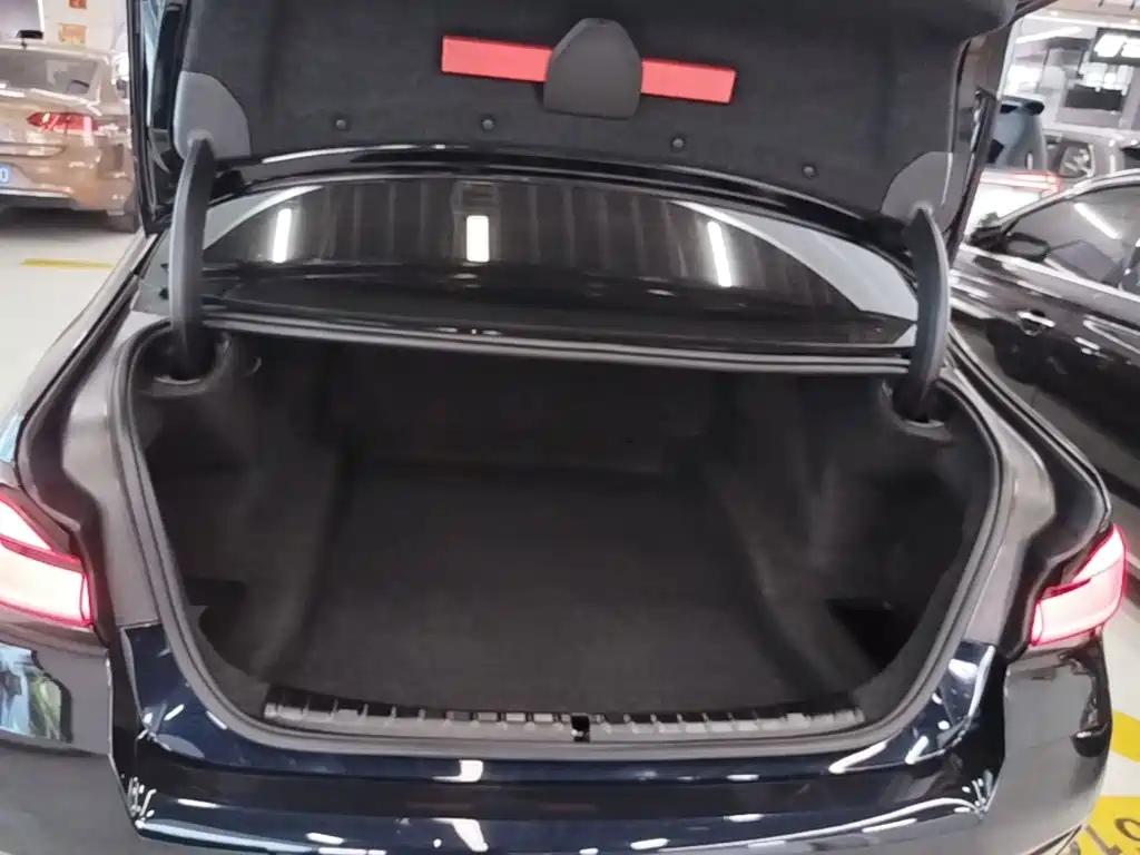 BMW 5 Series — фото 15