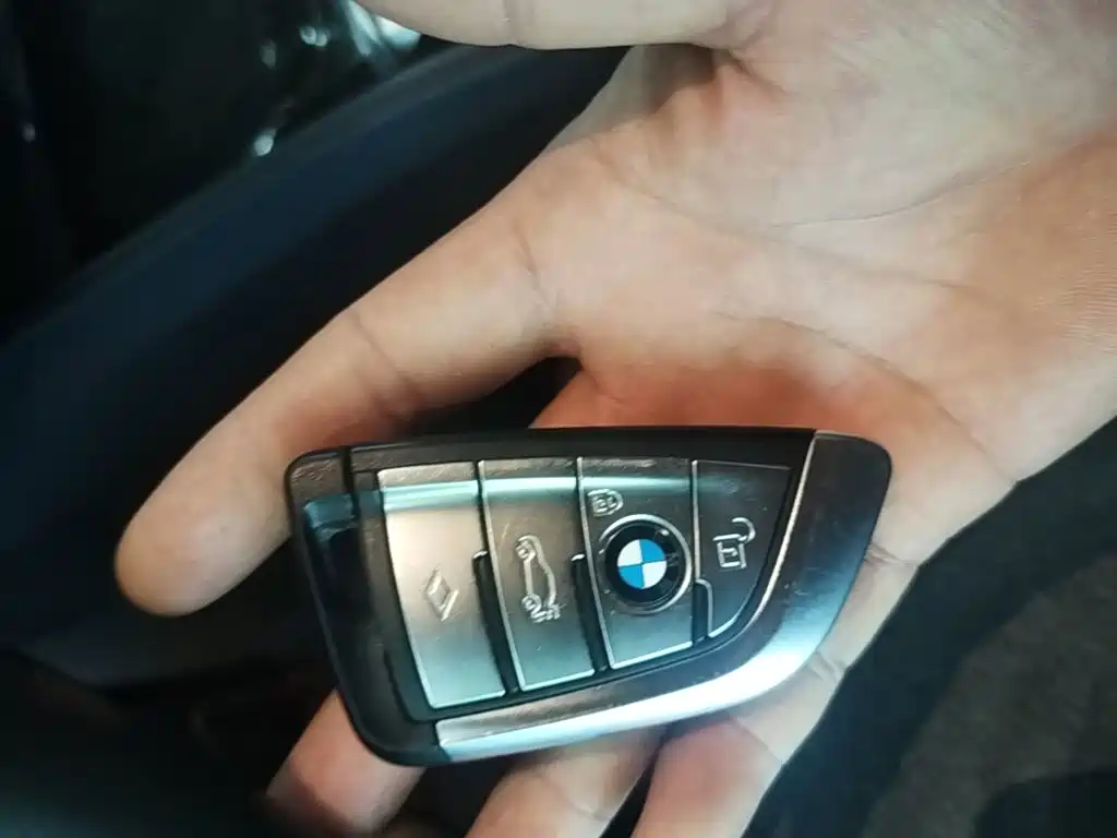 BMW 5 Series — фото 17