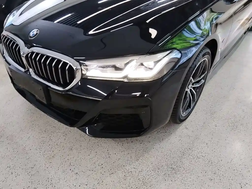 BMW 5 Series — фото 18