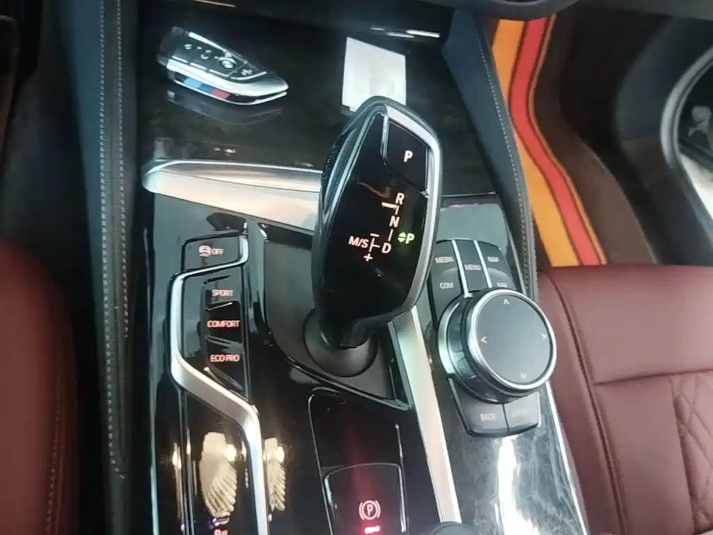 BMW 5 Series — фото 10