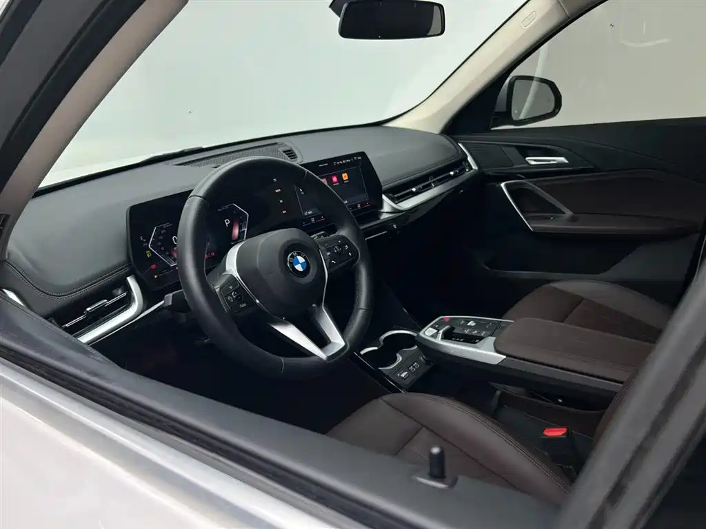 BMW X1 — фото 13