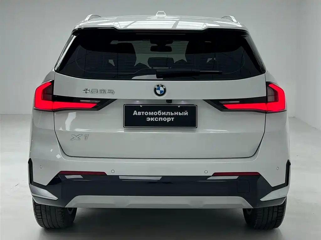 BMW X1 — фото 18