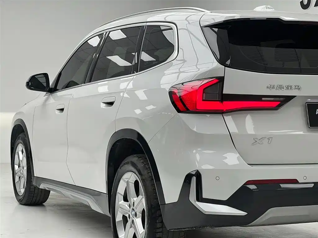 BMW X1 — фото 19