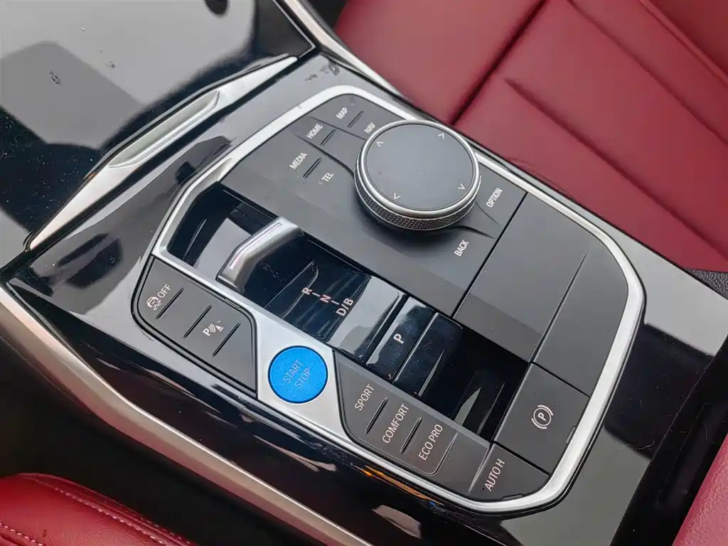 BMW i4 — фото 11