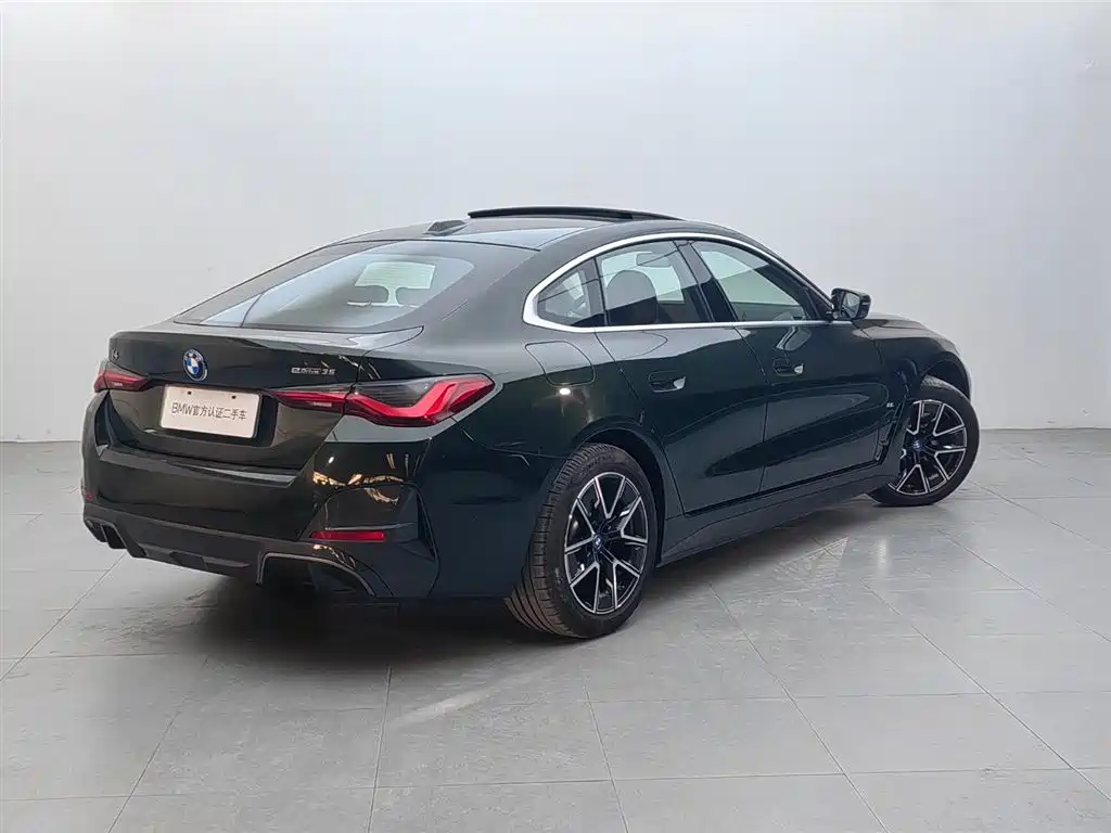 BMW i4 — фото 4