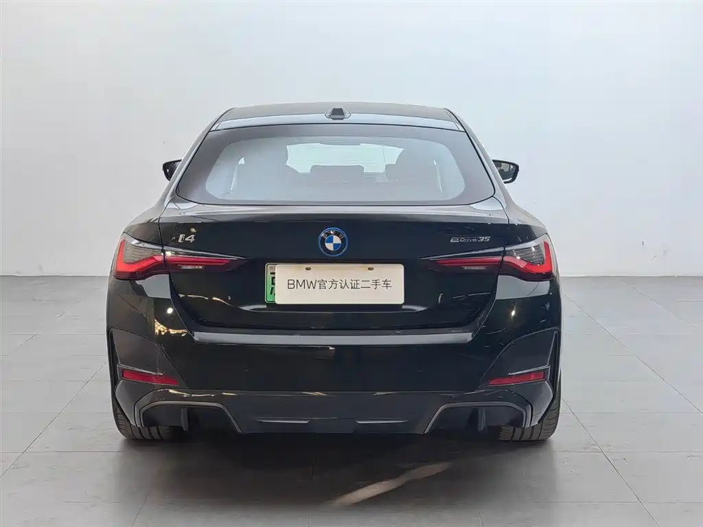 BMW i4 — фото 5
