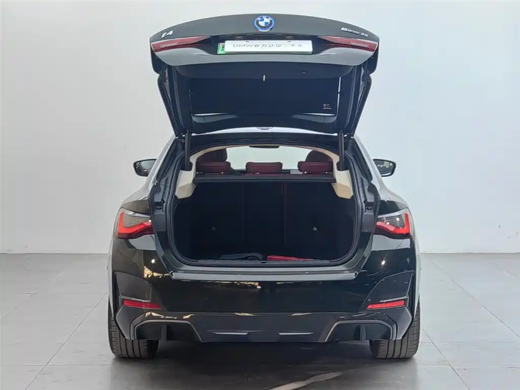 BMW i4 — фото 6