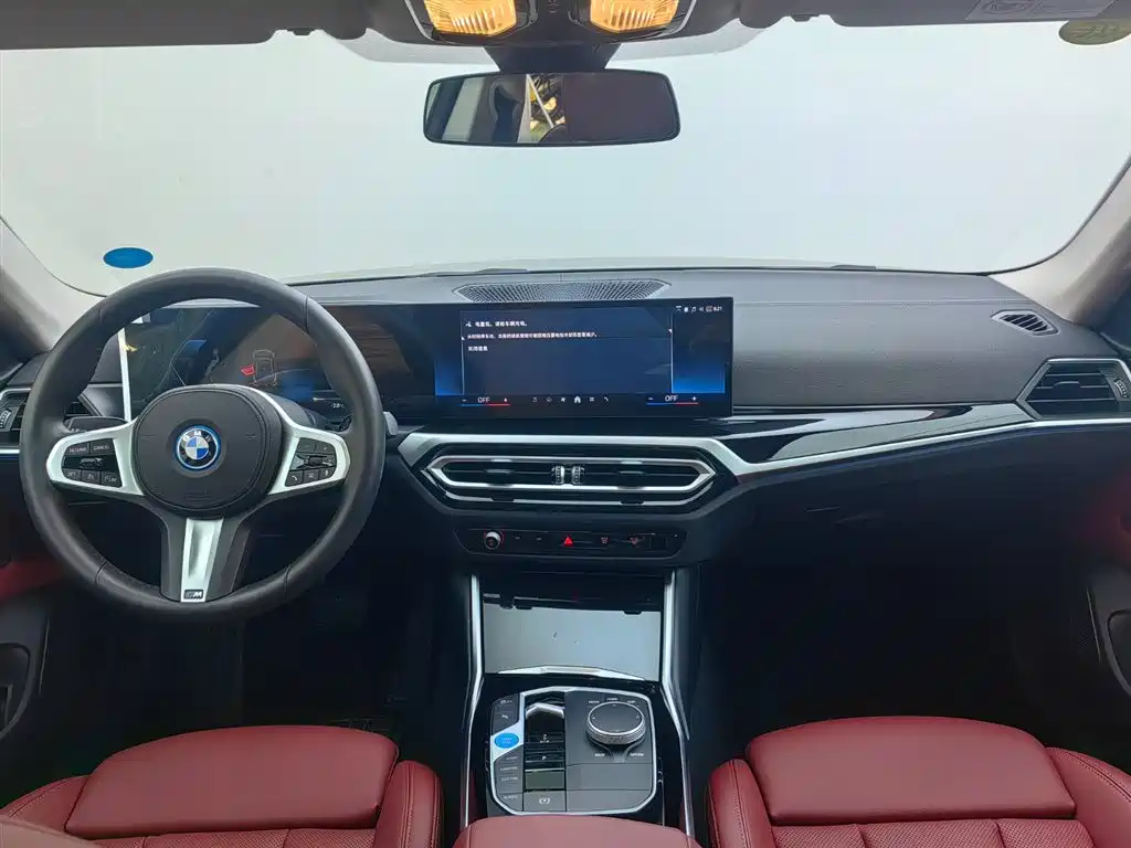 BMW i4 — фото 7