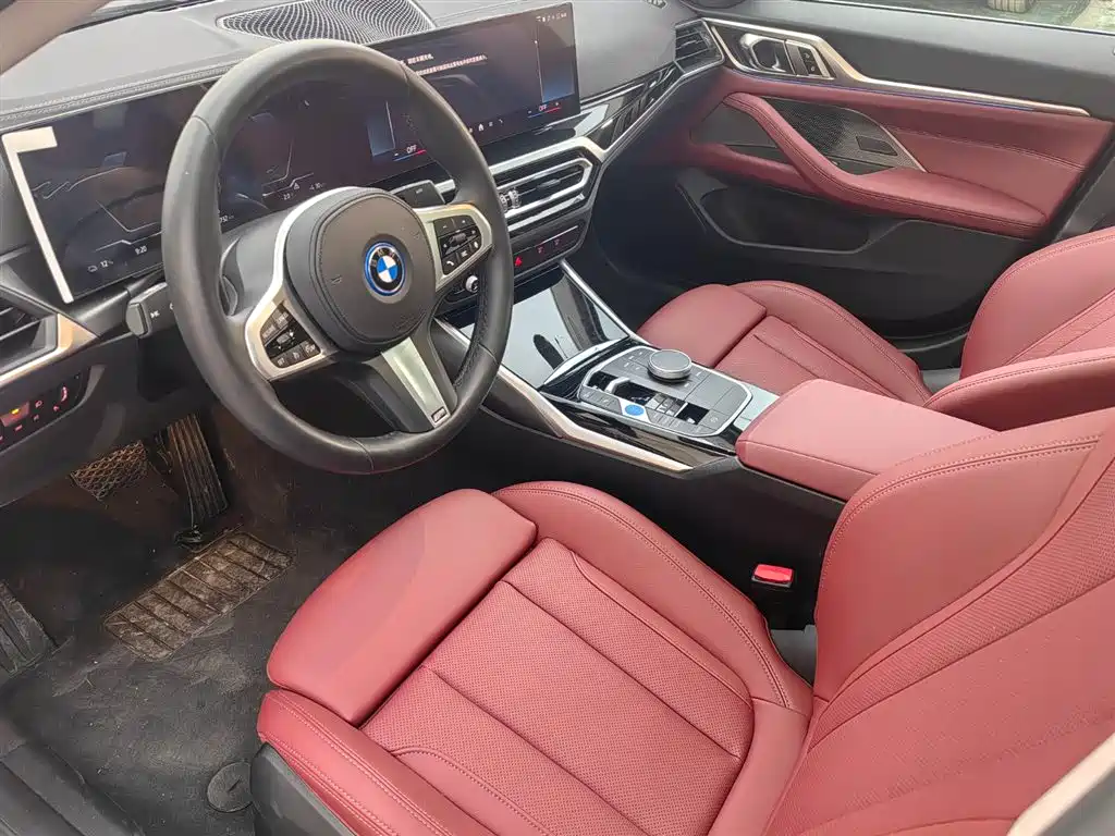 BMW i4 — фото 8