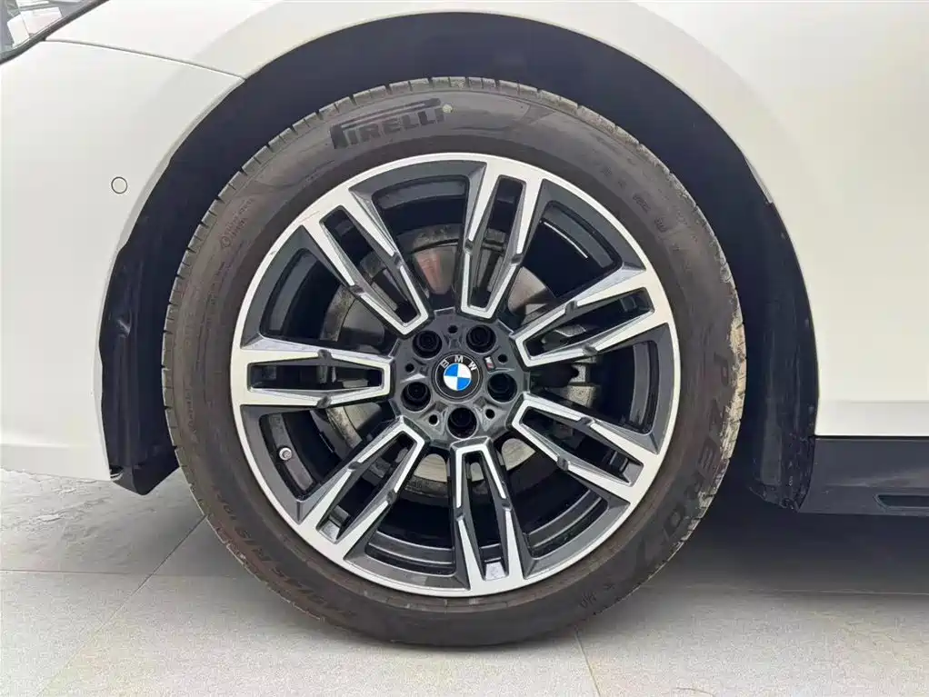 BMW 5 Series (Import) — фото 18