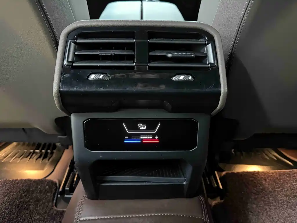 BMW 5 Series — фото 17