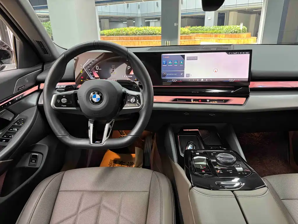 BMW 5 Series — фото 20