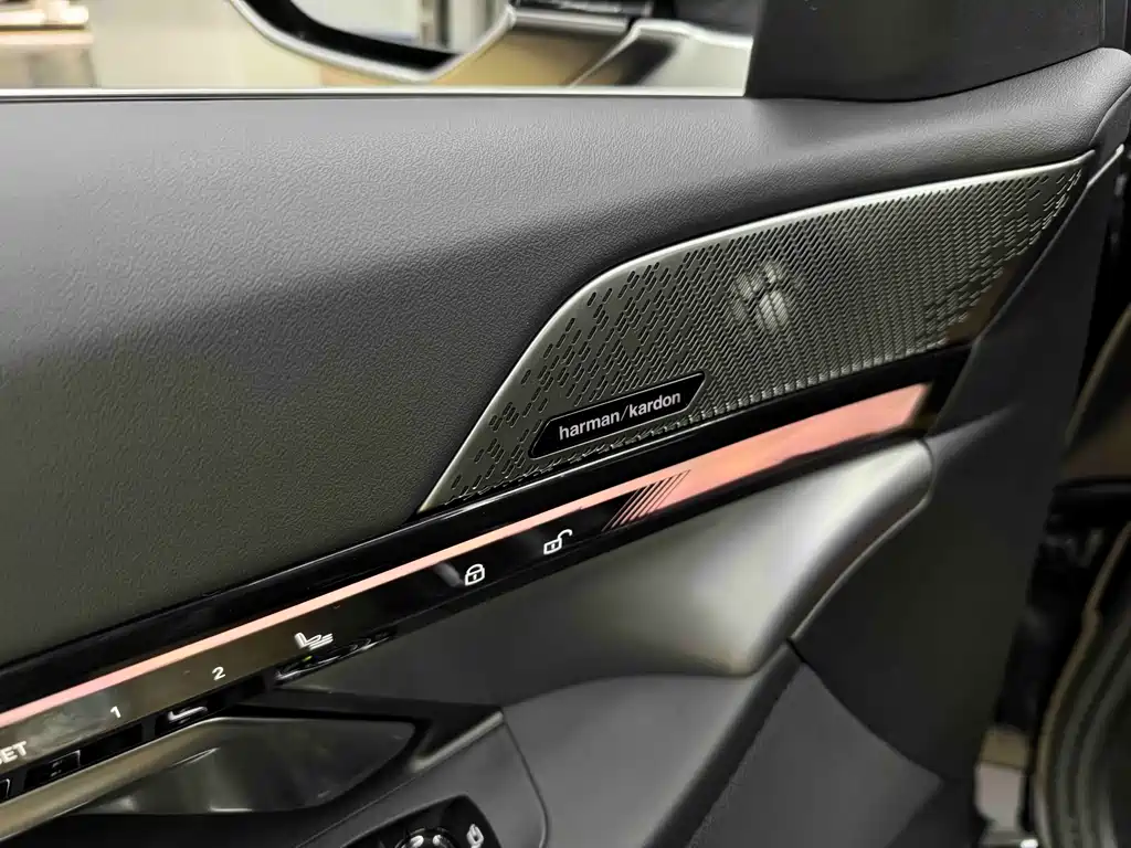 BMW 5 Series — фото 10