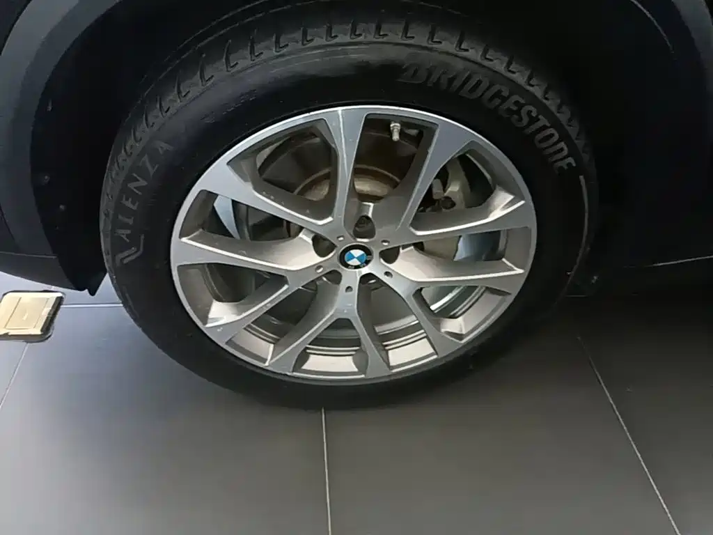 BMW X5 (Import) — фото 23