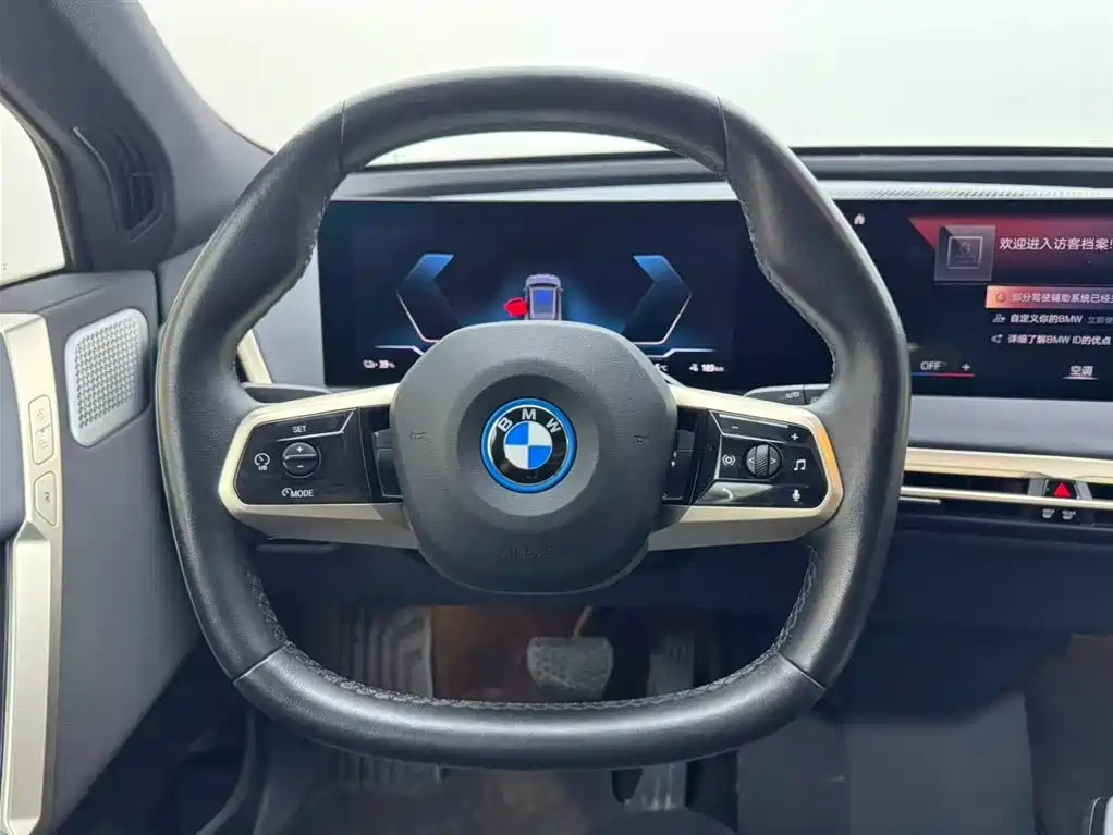 BMW iX M60 — фото 14