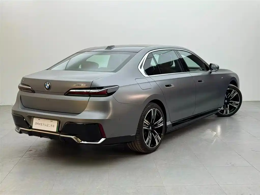 BMW i7 — фото 3