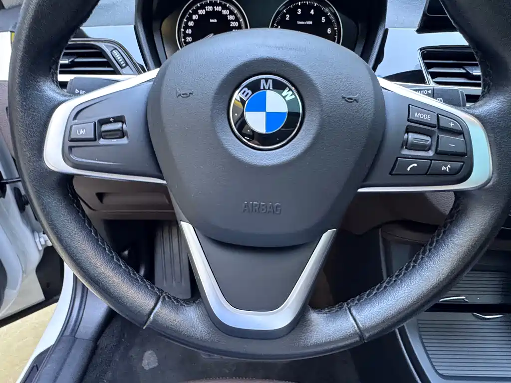 BMW X1 — фото 21