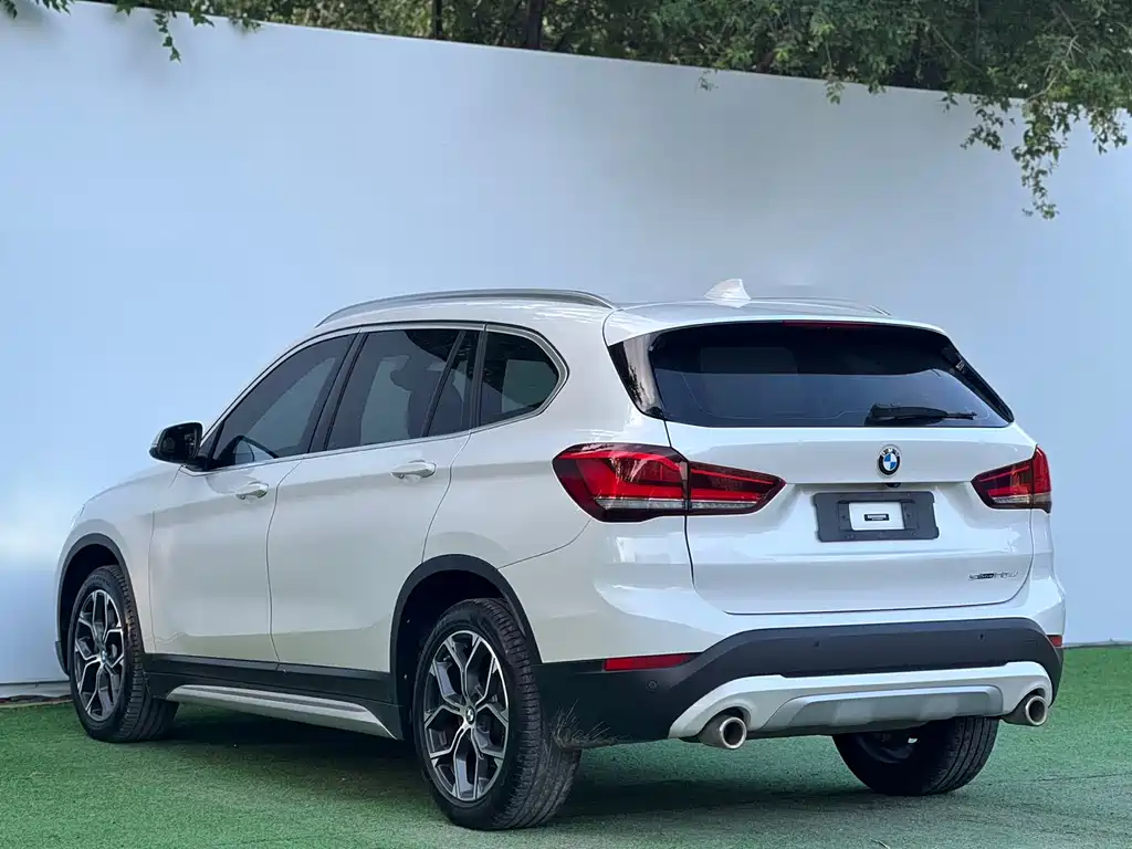 BMW X1 — фото 9