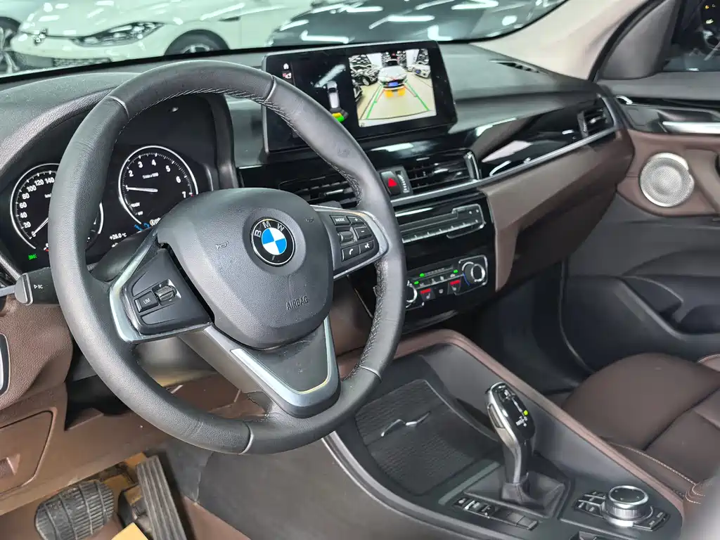 BMW X1 — фото 11