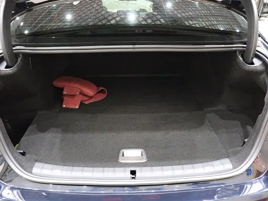 BMW 5 Series New Energy — фото 23