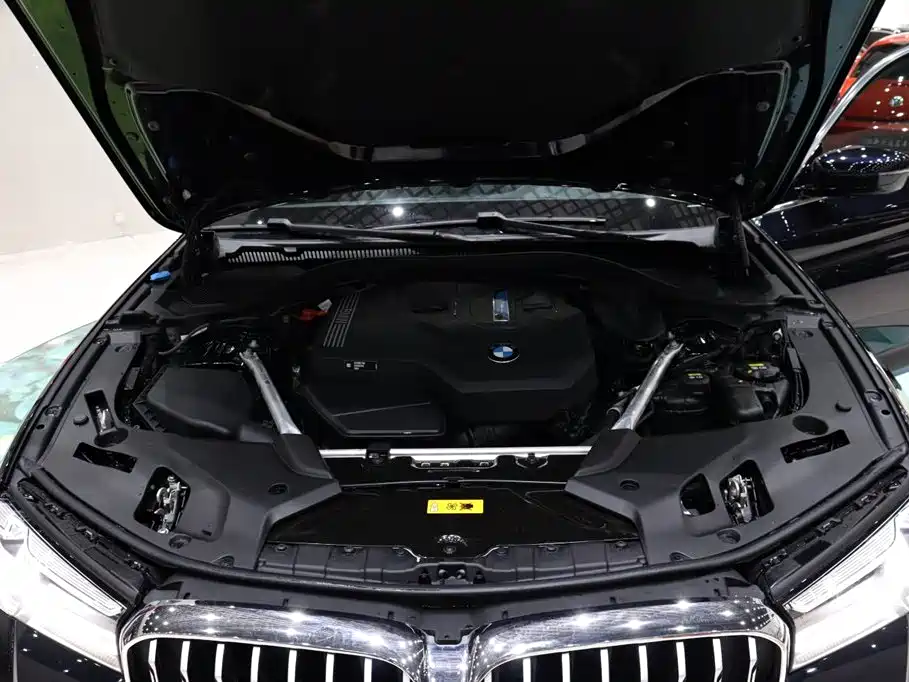BMW 5 Series New Energy — фото 26