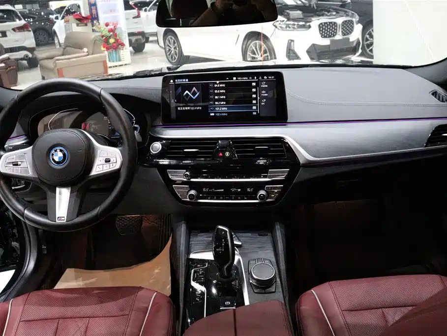 BMW 5 Series New Energy — фото 9