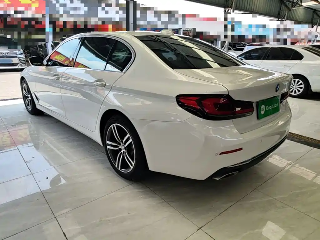 BMW 5 Series — фото 5