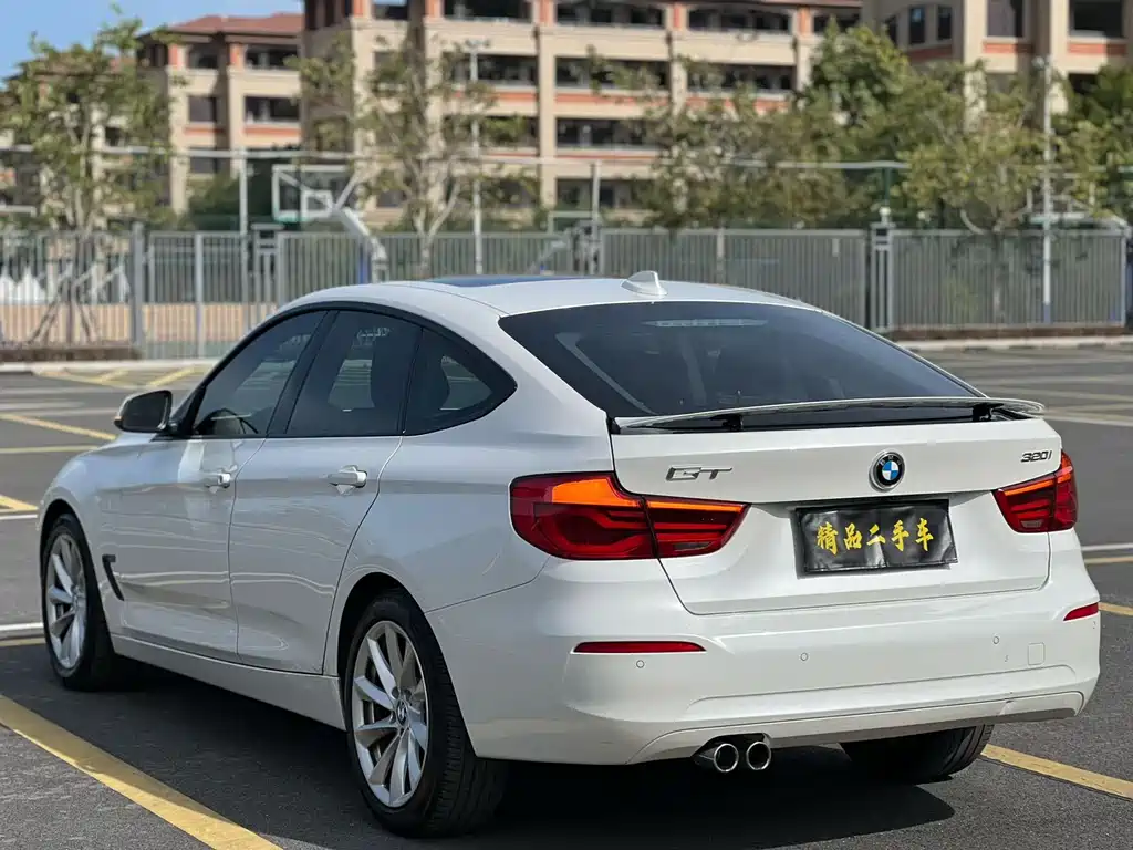 BMW 3 Series GT — фото 14