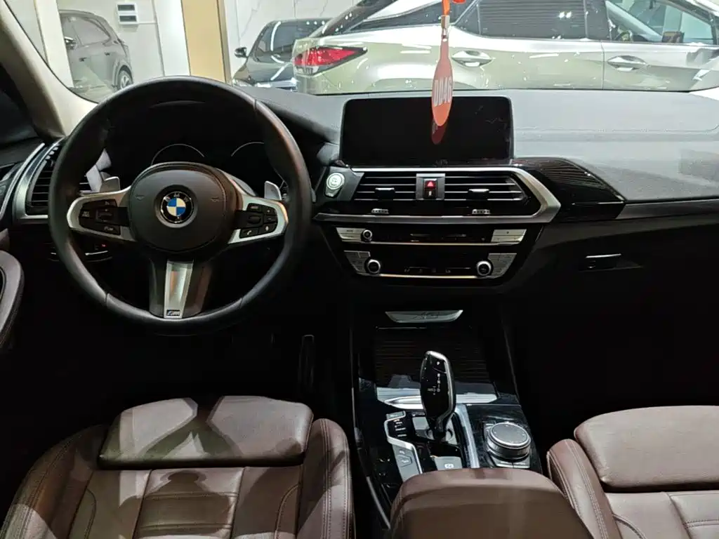 BMW X3 — фото 10