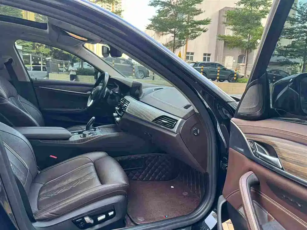 BMW 5 Series — фото 8