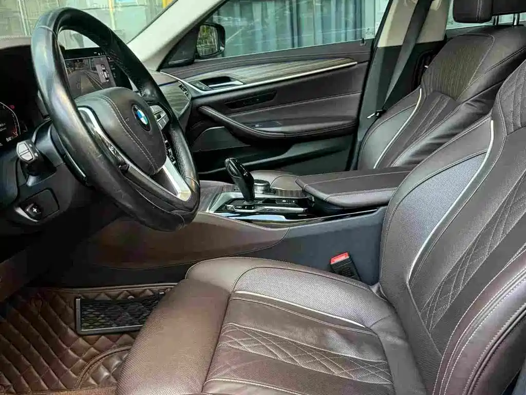 BMW 5 Series — фото 9